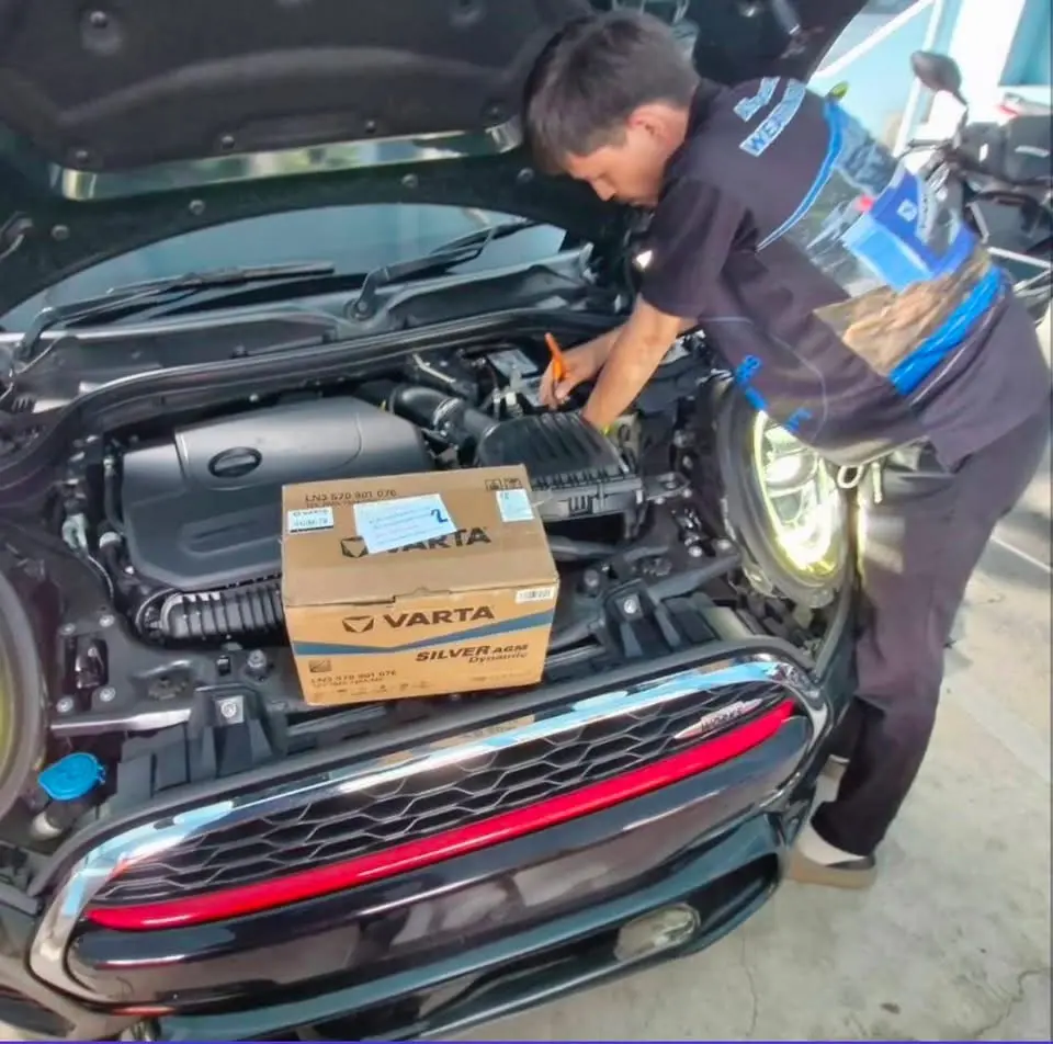 ช่างติดตั้งแบตเตอรี่ Varta สำหรับรถยุโรป
